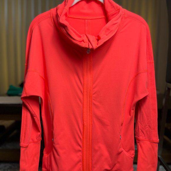 Lululemon - Coral Sports sweater size: 6 - Picture 1 of 2